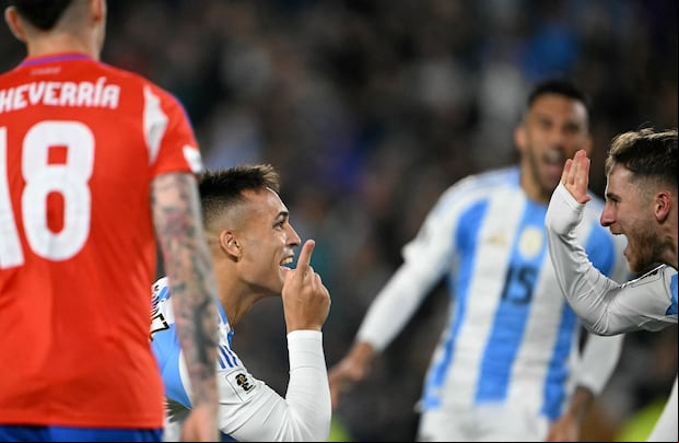 No te pierdas el partido Chile vs. Argentina por Eliminatorias Sudamericanas 2026. (Foto: AFP)