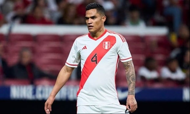 Anderson Santamaría podría ser titular frente a Argentina por la posible lesión de Carlos Zambrano. (Foto: Getty Images)