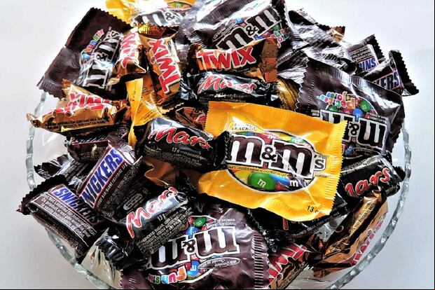 Los M&M’s son uno de los dulces favoritos para repartir por Halloween 2023 en Estados Unidos (Foto: Pixabay)