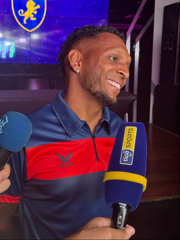 Alberto Quintero juega en Plaza Amador de Panamá.