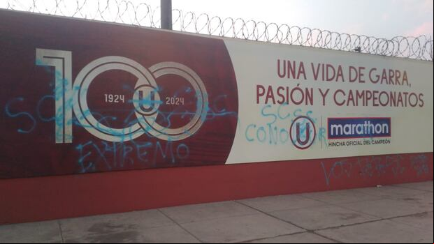 El Estadio de Universitario de Deportes amaneció con pintas. (Foto: @jferrari5)
