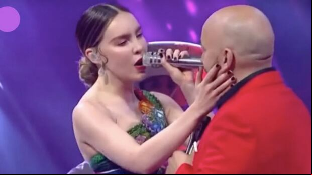 En “La Voz México”, Belinda y Lupillo Rivera interpretaron "Amor de los dos" juntos en el escenario (Foto: TV Azteca)