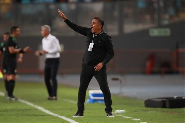 El técnico vuelve al Perú desde la última vez que lo hizo cuando enfrentó a Sporting Cristal en el 2023. (Foto: jorge.cerdan/@photo.gec)