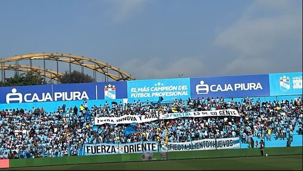 Los hinchas celestes están en contra de Innova Sports, grupo que maneja a SC. (Foto: Difusión)
