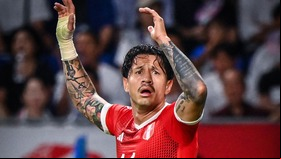 El delantero de la selección peruana definió de gran manera, tras gran pase de Paolo Guerrero.
