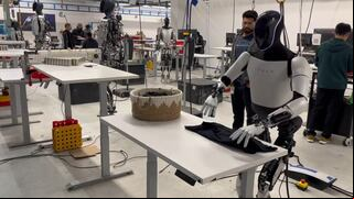 Optimus, el robot humanoide que promete ser Robotina de Los Supersónicos; ¿qué hay de raro en el video?