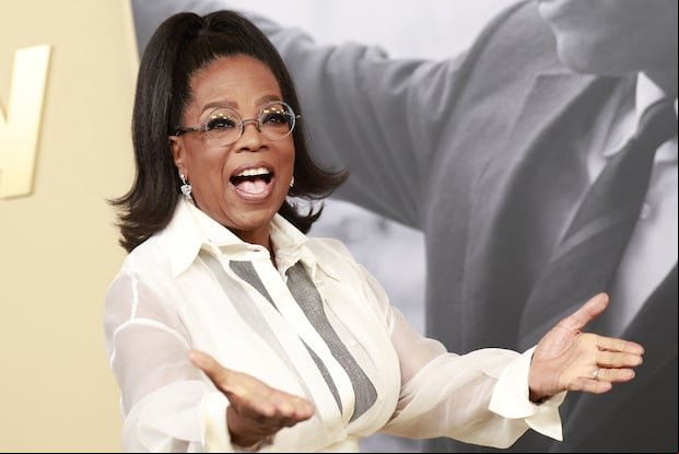 Oprah Winfrey llega al estreno de "Sidney" en el Academy Museum of Motion Pictures de Los Ángeles, California, el 21 de septiembre de 2022 (Foto: Michael Tran / AFP)