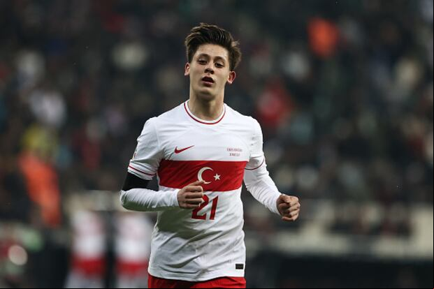 Arda Güler tiene 18 años y juega como centrocampista. (Foto: Getty Images)