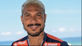 Paolo Guerrero desistió de jugar en la Universidad César Vallejo. (Foto: César Vallejo)