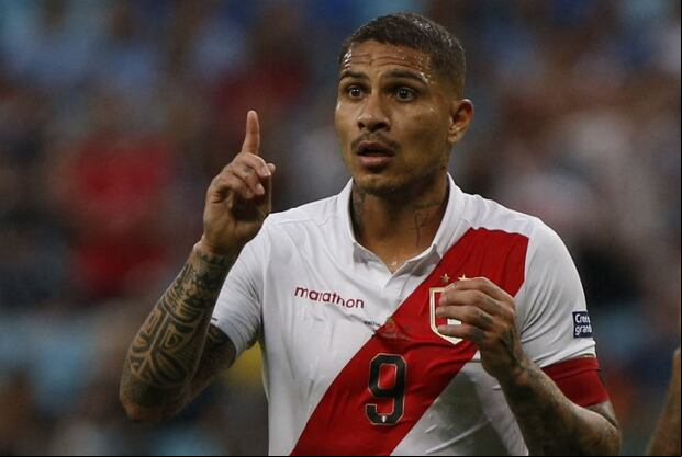 Paolo Guerrero no juega en la Selección Peruana desde octubre del 2023. (Foto: AFP).