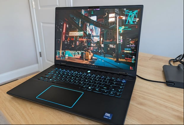 Alienware M16 R2 (Photo: Internet)