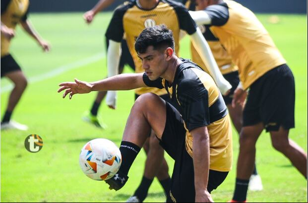 José Rivera reapareció en entrenamientos de Universitario (Foto: @universitario)