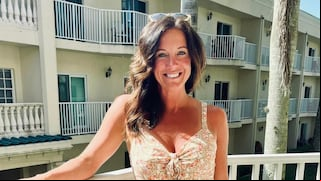 El extraño caso de Stefanie Smith, la mujer que murió al sentirse mal en vuelo de regreso a Estados Unidos