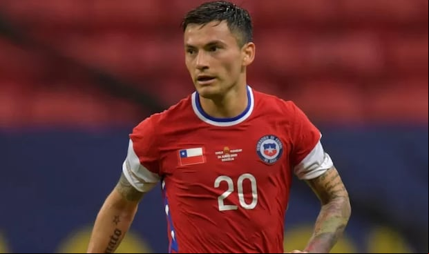 Charles Aránguiz podría volver ante Perú. (Foto: AFP)