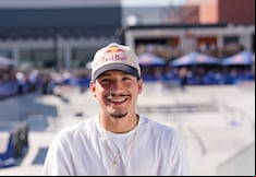 Orgullo peruano: Angelo Caro alcanza podio en campeonato internacional de skateboard