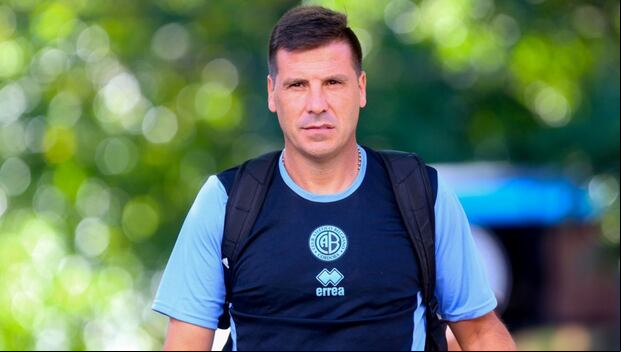 Juan Cruz Real cuestionó el profesionalismo de Bryan Reyna. (Foto: Belgrano)