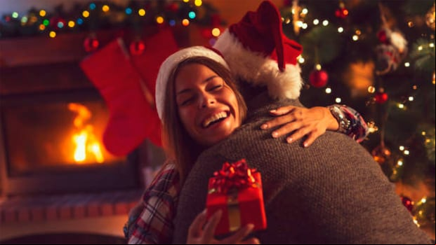 Si no tienes idea de cómo empezar un saludo para esta Navidad, aquí una lista de 200 frases para dedicar a tus seres queridos. (Foto: Leonardo AI)