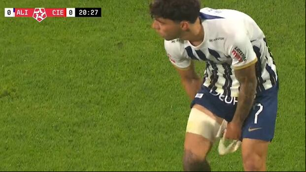 Franco Zanelatto se lesionó en el Alianza Lima vs. Cienciano y tuvo que ser modificado. (Captura: L1 MAX)