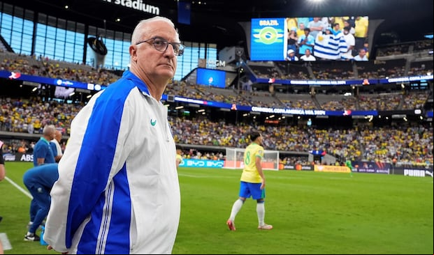 Dorival, que reemplazó al interino Fernando Diniz, se juega el puesto ante Perú y Chile. (Foto: AP)