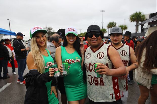 Colonia de hinchas de la 'U' en Estados Unidos espera el amistoso ante Atlético Nacional en Miami. (Foto: Leonardo Fernández / GEC)