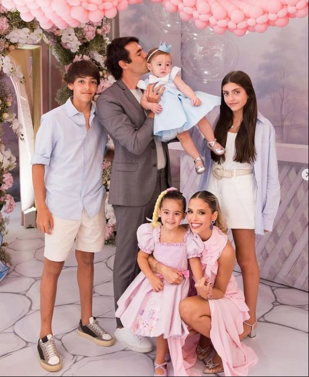 Kaká, en una fotografía con Días y todos sus hijos.