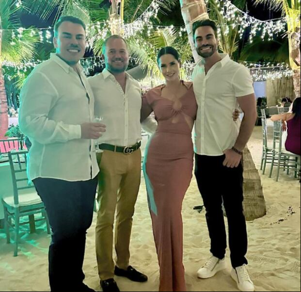 Así recibió el 2024 Carmen Villalobos junto a su familia (Foto: Carmen Villalobos / Instagram)