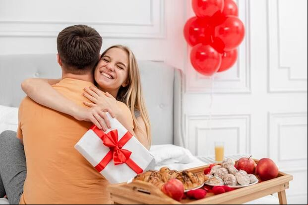 Si bien, los regalos son los más solicitados en esta fecha, hay otras opciones que pueden hacer feliz a tu ser amado (Foto: Freepik)