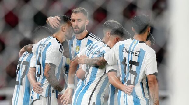 Argentina venció 2-0 a Indonesia en el Estadio Bung Karno.