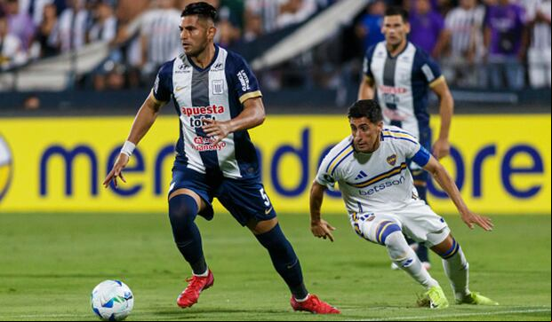 Carlos Zambrano fue una de las figuras de Alianza Lima en el partido de ida contra Boca Juniors (Foto: Getty Images).