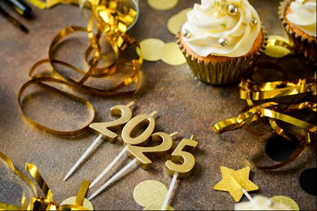 Feliz Año Nuevo 2025: imágenes alusivas para dedicar en redes socales a tus familiares y amigos