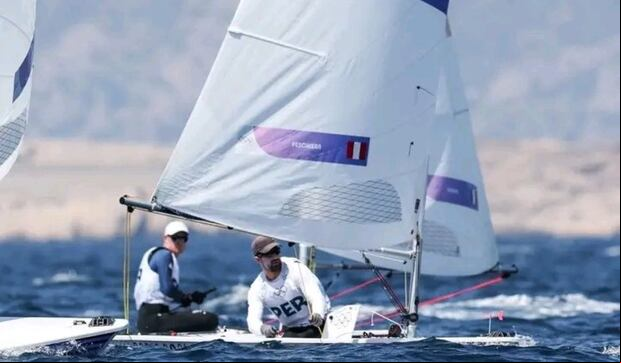 Stefano Peschiera acabó tercero en el segundo día de vela en París 2024. (Foto: IPD)