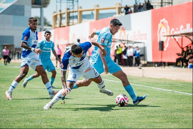 Jostin Alarcón casi anota un golazo en Sullana. (Foto: Sporting Cristal)