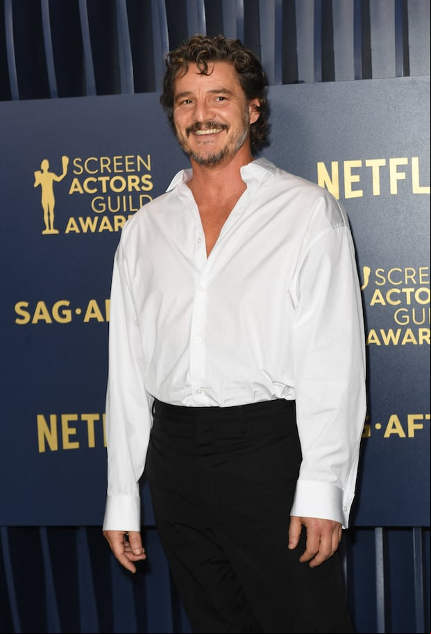 Pedro Pascal llega para los Premios Anuales del Sindicato de Actores número 30 en el Auditorio Shrine en Los Ángeles, el 24 de febrero de 2024 (Foto: VALERIE MACON / AFP)