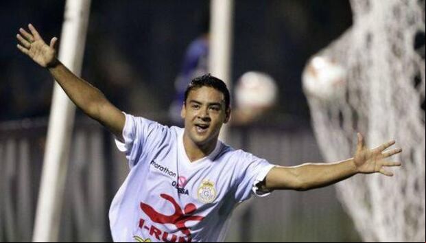 Alfredo 'Chapu' Ramúa marcó el gol del tirunfo de Real Garcilaso ante Cerro Porteño en Asunción por la Copa Libertadores 2013. (Foto: Agencias)
