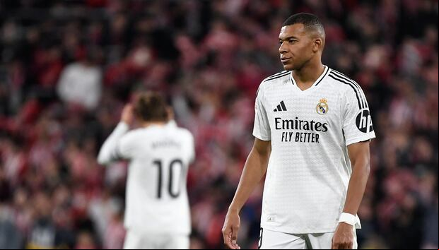 Kylian Mbappé está recuperando su mejor nivel en el Real Madrid y es una de las cartas de gol para el juego contra el FC Barcelona (Foto: AFP)