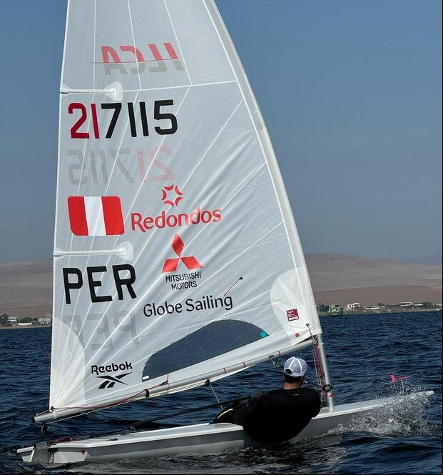 Los auspiciadores en el bote de Stefano Peschiera. (Foto: IG de Peschiera)