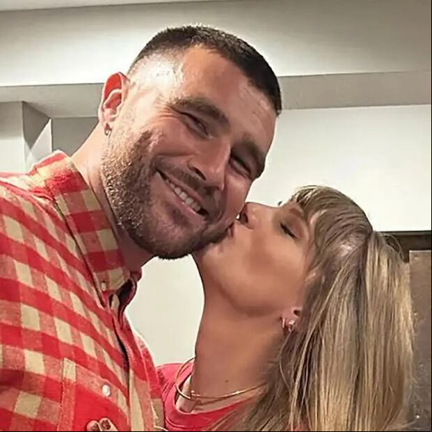 Ambos famosos oficializaron su romance desde mediados de septiembre (Foto: chariah/Instagram)