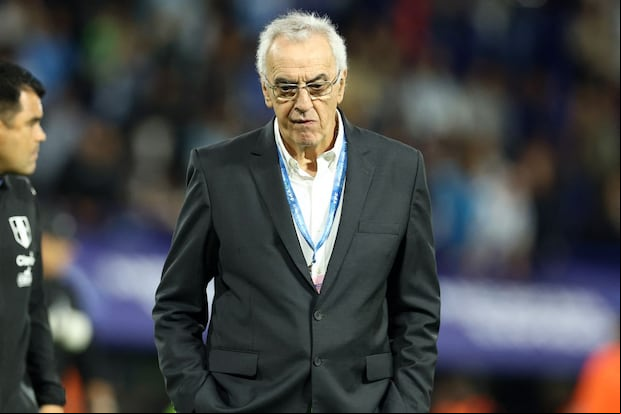 Jorge Fossati critica el manejo dirigencial y la facilidad con la que se retira a los entrenadores del cargo. (Foto: AFP)