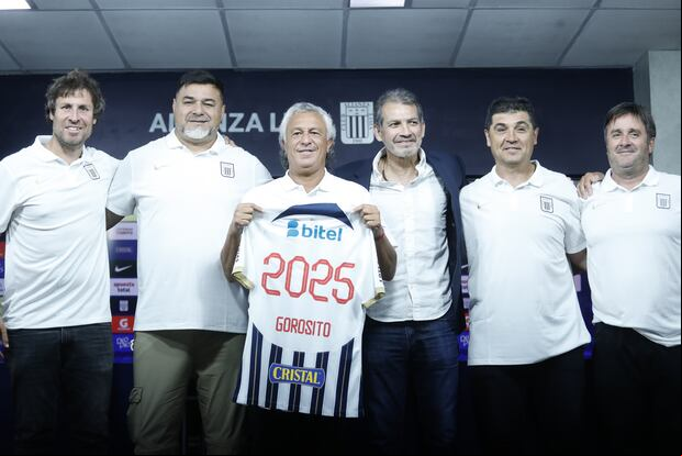 Néstor Gorosito junto a su cuerpo técnico. (Foto: GECT / Jesús Saucedo)