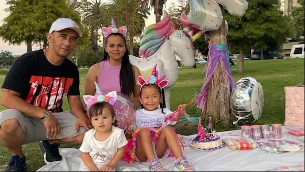 José Pascagaza, su esposa Luis Bernal junto a sus hijas Mía, de 5 años; y Hanna, la única sobreviviente (Foto: Angie Pascagaza)