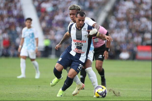 Miguel Trauco también es otro de los jugadores que están en 'capilla'.