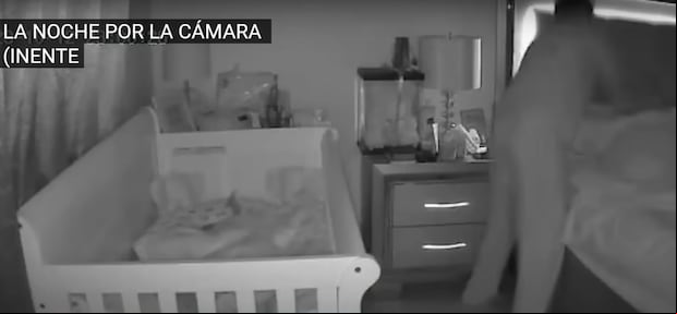 La cámara del cuarto donde estaba la madre de Derek Rosa registró el cruel asesinato (Foto: Telemundo)