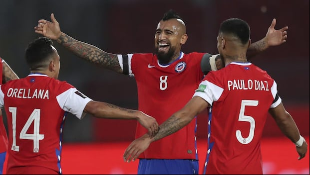 Arturo Vidal solo perdió dos de los nueve partidos que jugó frente a Perú. (Foto: Getty Images)