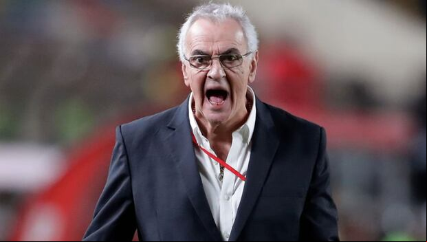 Jorge Fossati tiene contrato con la FPF hasta octubre de 2025. (Foto: Getty Images)