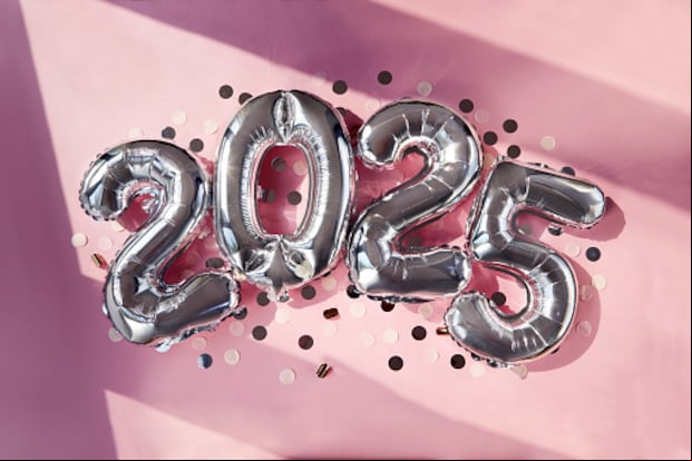 Feliz Año Nuevo 2025: imágenes alusivas para dedicar en redes socales a tus familiares y amigos