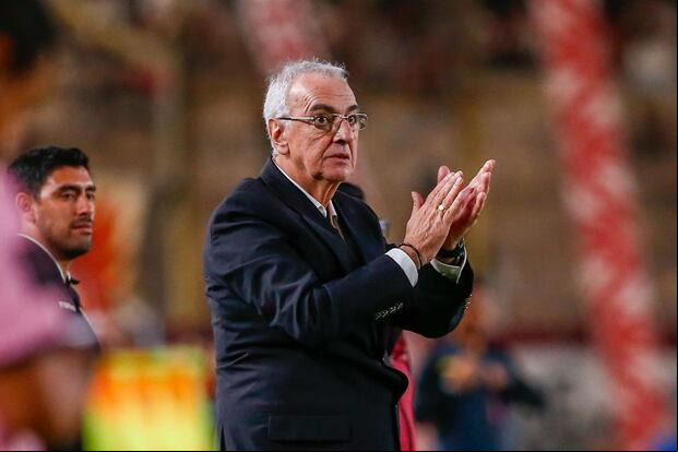 Jorge Fossati inició su segunda etapa en Universitario. Su debut fue a lo grande con una paliza 6-0 a UTC en el Apertura 2025. (Foto: GEC)