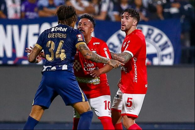Cienciano ganó a Alianza Lima en Matute con gol de Cueva y un Guerrero expulsado. (Crédito: GEC).
