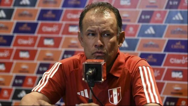 El área legal de la FPF deberá negociar la salida de Juan Reynoso. (Foto: GEC)