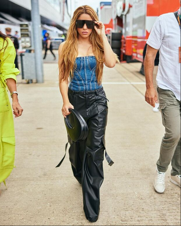 Así fue vestida Shakira al Grand Prix de Gran Bretaña (Foto: Shakira / Instagram)