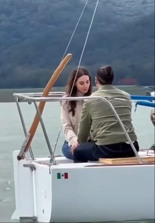 Susana González y Valentino Lanús grabando una escena de la telenovela "Tu vida es mi vida" (Foto: Televisa)